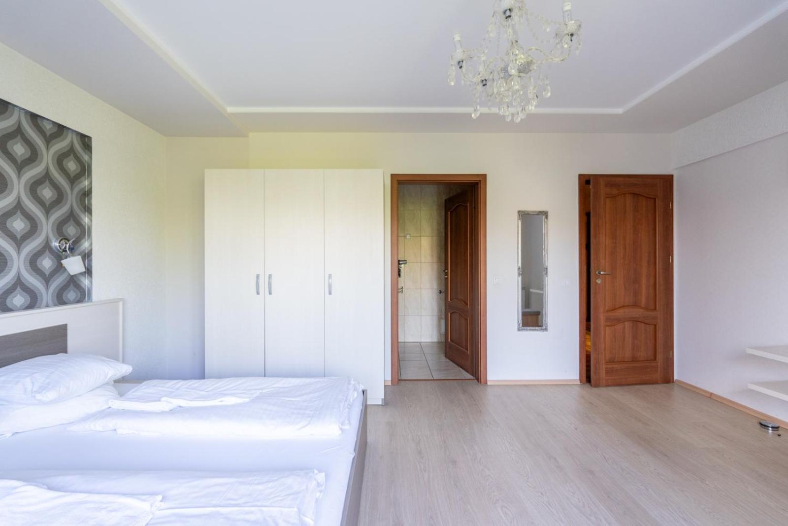 Faraway Aparthotel Near Vienna Airport With Anytime Self Check In Bruck an der Leitha Room photo